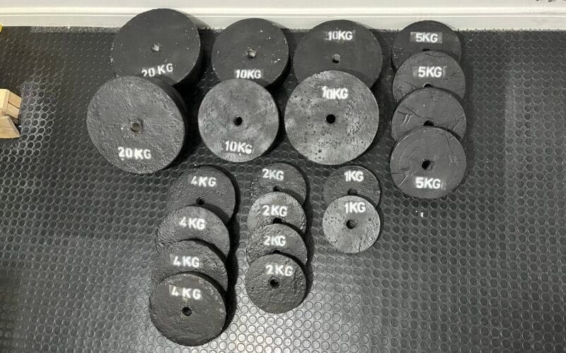 Read more about the article How to Make Your Own Weights with Concrete