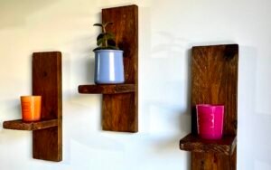Read more about the article Small Rustic Shelf