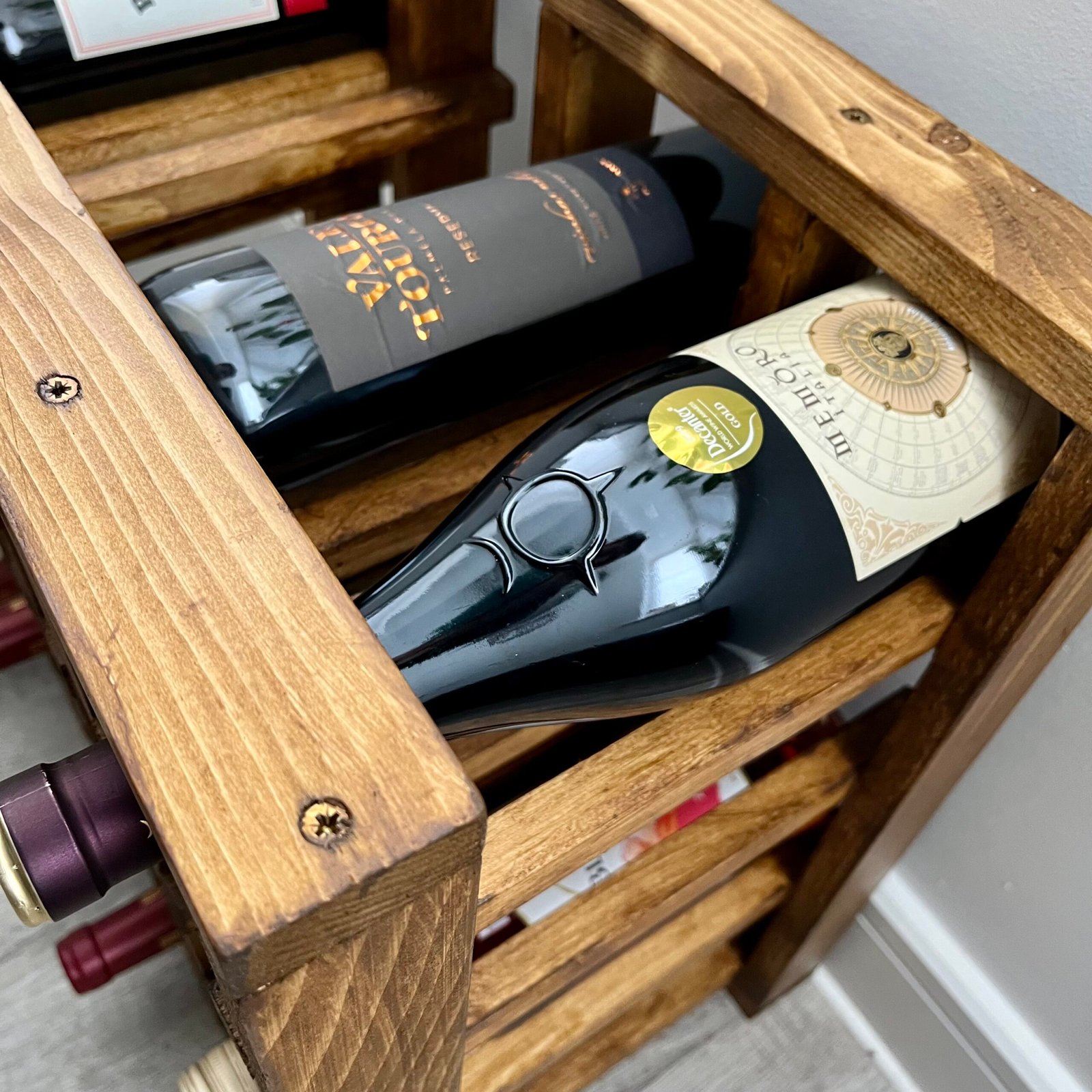 Rustic Wood Wine Rack – 16 Bottle Classic Cellar Wine Organizer - Image 9